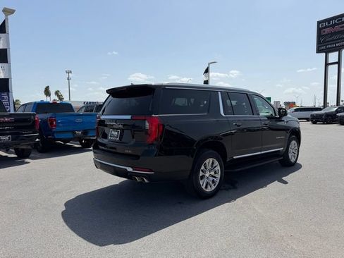 Used 2025 GMC Yukon XL Denali AWD/4WD image 5