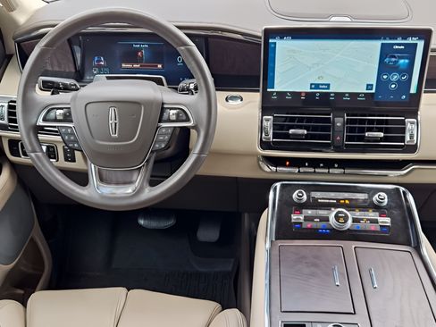 Used 2024 Lincoln Navigator L Reserve AWD/4WD image 22