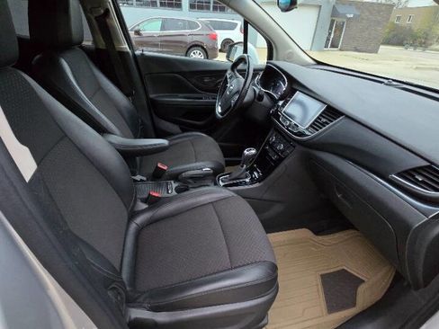 Used 2019 Buick Encore Sport Touring image 31