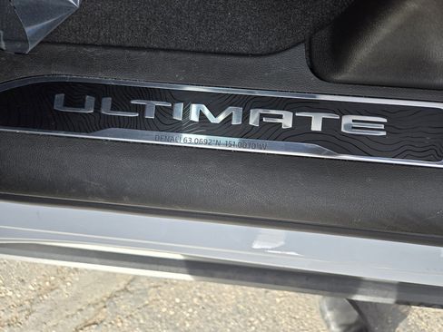 Used 2024 GMC Sierra 2500 Denali Ultimate image 13