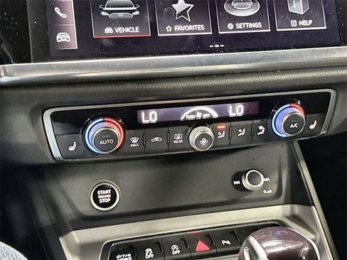 Used 2024 Audi Q3 2.0T Premium image 21