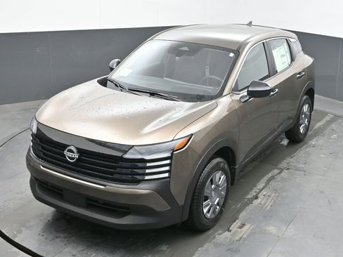 New 2026 Nissan Kicks S image 32