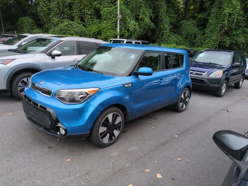 Used 2016 Kia Soul + w/ Designer's Package FWD image 3