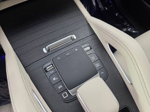 Certified 2025 Mercedes-Benz GLE 450 4MATIC image 24