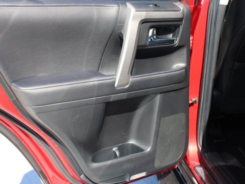 Used 2021 Toyota 4Runner SR5 Premium w/ Moonroof Package AWD/4WD image 15