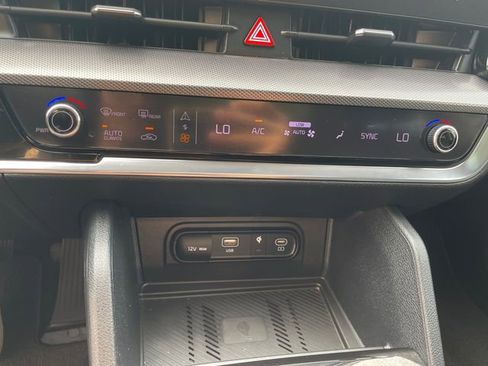 Used 2023 Kia Sportage SX image 35