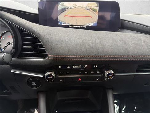 Used 2024 MAZDA MAZDA3 s image 19