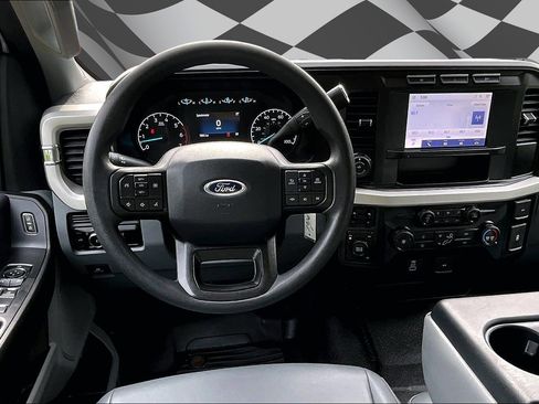 Used 2023 Ford F350 XL w/ 360-Degree Camera Package AWD/4WD image 4