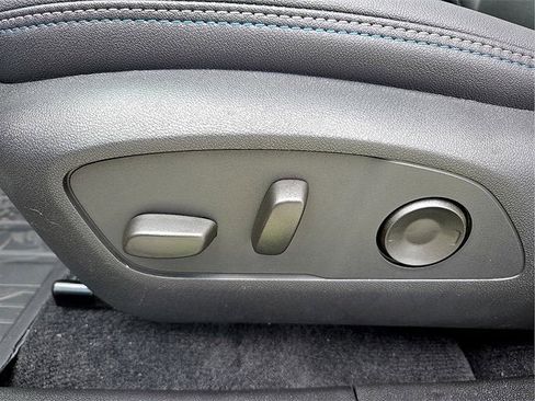 New 2026 Chevrolet Equinox EV LT image 14