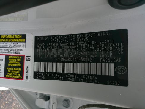 Used 2025 Toyota Camry LE image 35