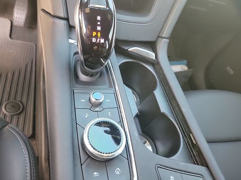 Used 2025 Cadillac XT6 Luxury FWD image 31