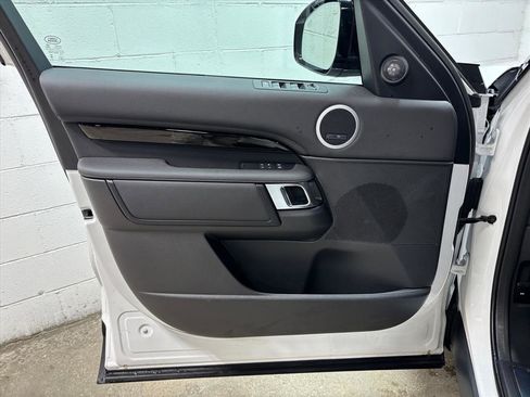 Used 2026 Land Rover Discovery S image 25