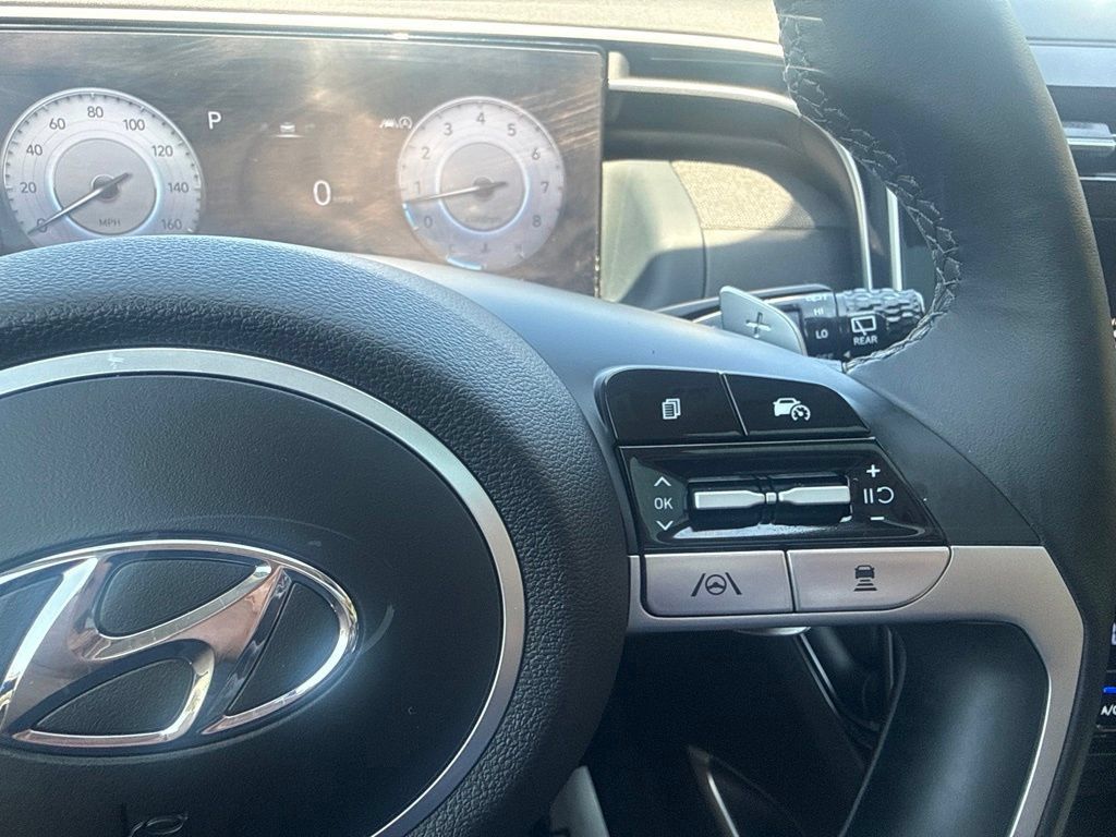 Used 2024 Hyundai Tucson Limited AWD/4WD image 17