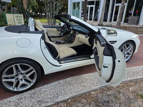 Used 2014 Mercedes-Benz SLK 250 image 54