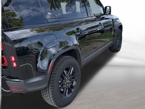 Used 2023 Land Rover Defender 110 S AWD/4WD image 37