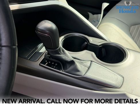 Used 2021 Toyota Camry SE w/ Carpet Mat Package (TMS) FWD image 13