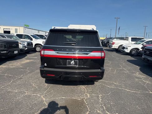 Used 2020 Lincoln Navigator Reserve w/ Luxury Package image 13