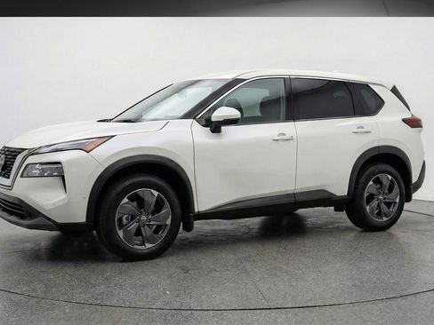 Used 2025 Nissan Rogue SV AWD/4WD image 3