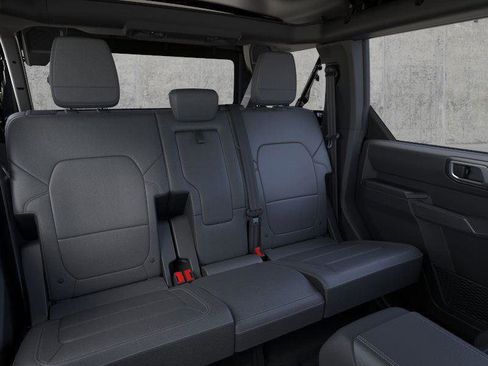 New 2025 Ford Bronco Badlands image 11