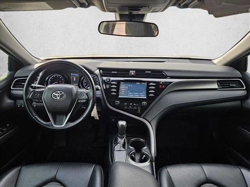 Used 2019 Toyota Camry SE image 16