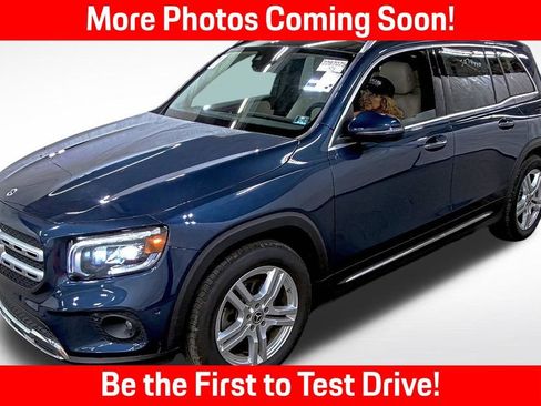 Used 2022 Mercedes-Benz GLB 250 4MATIC w/ Premium Package Lite image 1