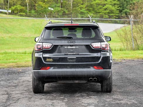 Certified 2022 Jeep Compass Latitude w/ Sun and Sound Group AWD/4WD image 4