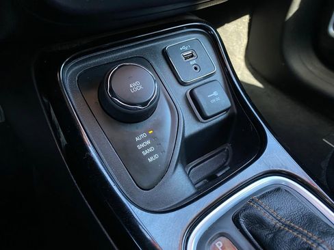 Used 2019 Jeep Compass Limited AWD/4WD image 22