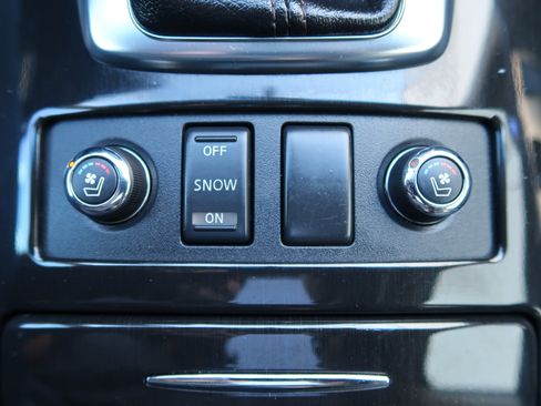 Used 2010 INFINITI FX35 2WD w/ Navigation Pkg image 22