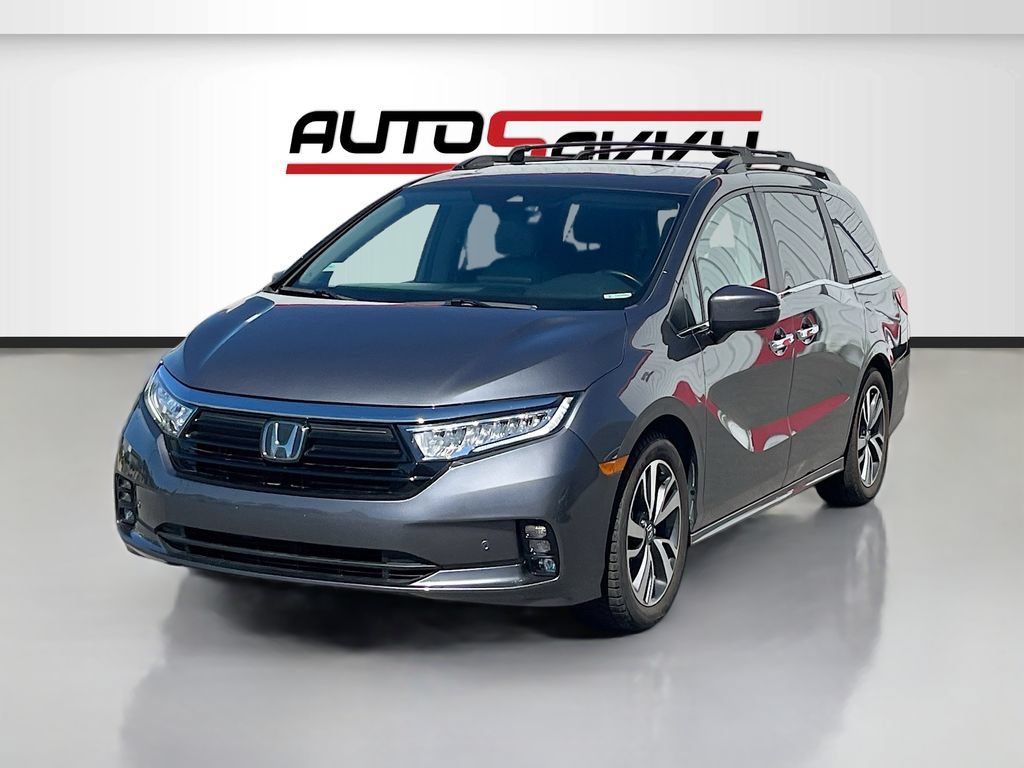 Used 2024 Honda Odyssey Touring image 3