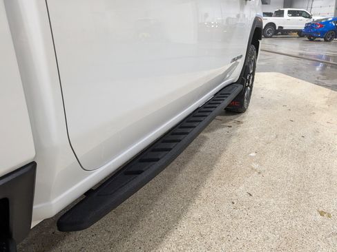 Used 2022 GMC Sierra 2500 AT4 w/ AT4 Premium Plus Package image 11