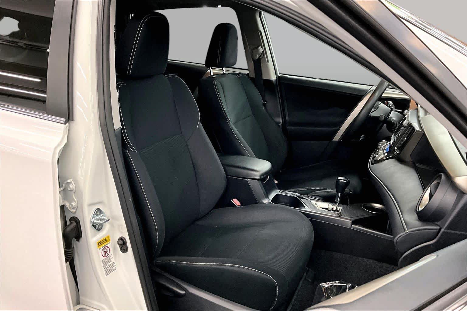 Used 2014 Toyota RAV4 XLE FWD image 8
