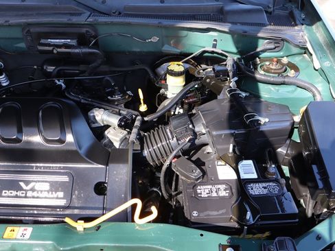 Used 2001 Ford Escape XLT image 36