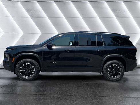 Used 2025 Chevrolet Traverse Z71 w/ Enhanced Driving Package AWD/4WD image 3