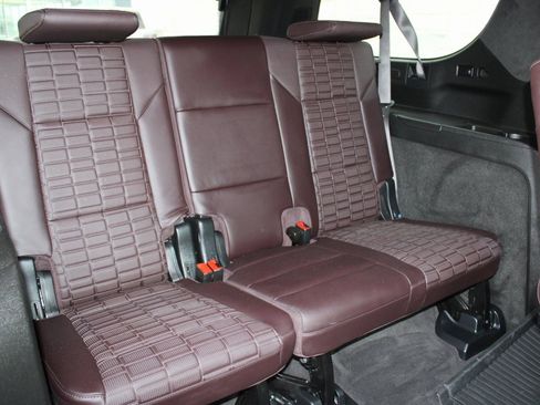 Used 2024 Cadillac Escalade ESV Sport Platinum w/ Heavy-Duty Trailer Package image 20