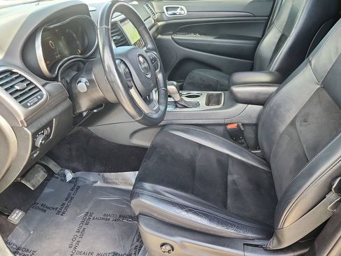 Used 2018 Jeep Grand Cherokee Altitude AWD/4WD image 7