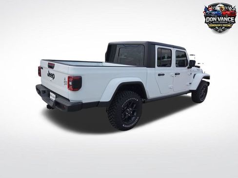 Used 2024 Jeep Gladiator Sport AWD/4WD image 5