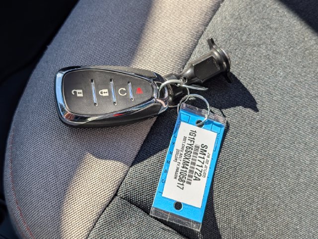 Used 2021 Chevrolet Bolt LT FWD image 31