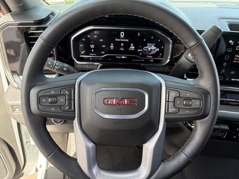Certified 2025 GMC Sierra 2500 SLT AWD/4WD image 24