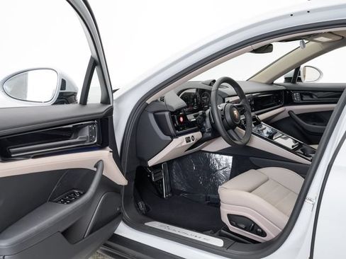 Certified 2025 Porsche Panamera 4 E-Hybrid AWD/4WD image 7