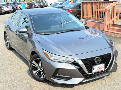 Used 2021 Nissan Sentra SV image 2