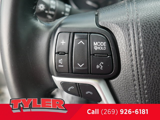Used 2017 Toyota Highlander XLE AWD/4WD image 27