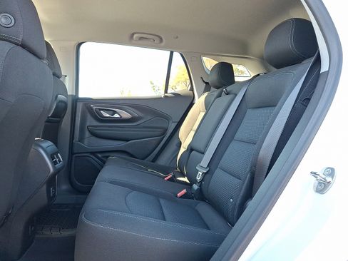 Used 2022 GMC Terrain SLE w/ Driver Convenience Package image 10