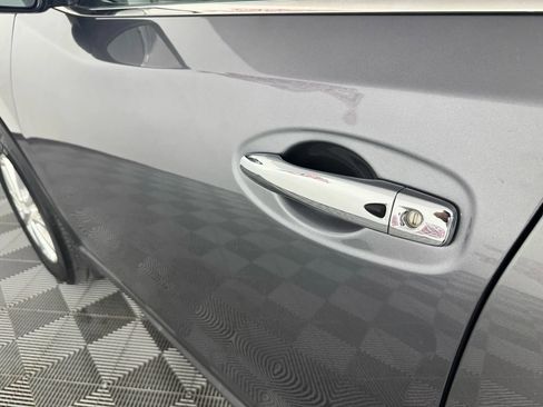 Used 2020 Nissan Rogue SV image 25