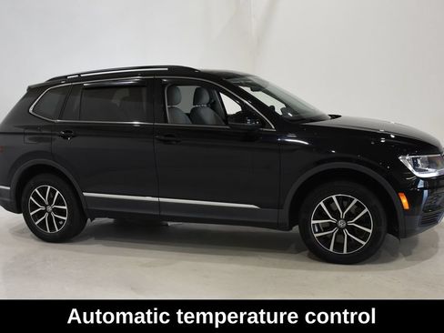 Used 2021 Volkswagen Tiguan SE w/ Panoramic Sunroof Package FWD image 4