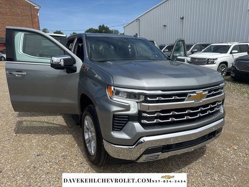Used 2025 Chevrolet Silverado 1500 LTZ AWD/4WD image 16