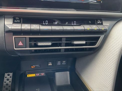 Used 2025 Toyota Camry SE w/ Multimedia Upgrade Package FWD image 31