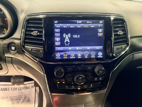 Used 2020 Jeep Grand Cherokee Limited AWD/4WD image 10