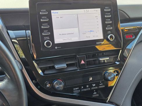 Used 2024 Toyota Camry SE image 28