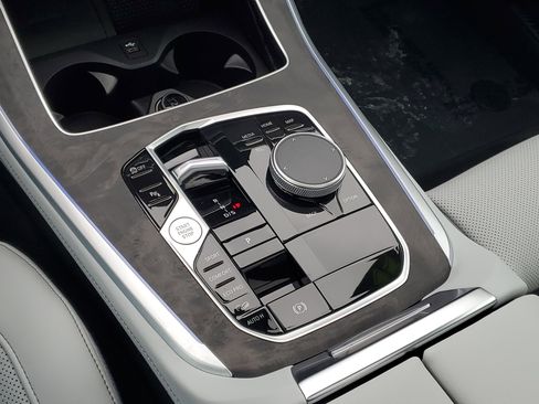 Certified 2025 BMW X5 xDrive40i w/ M Sport Package image 21