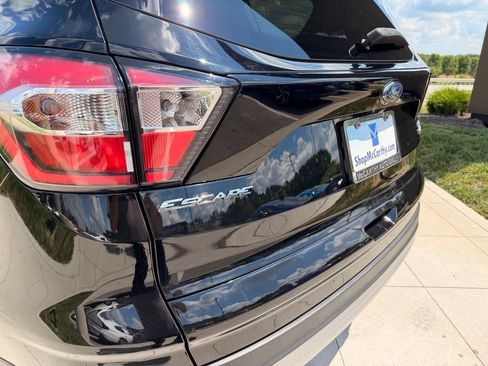 Used 2017 Ford Escape SE FWD image 32
